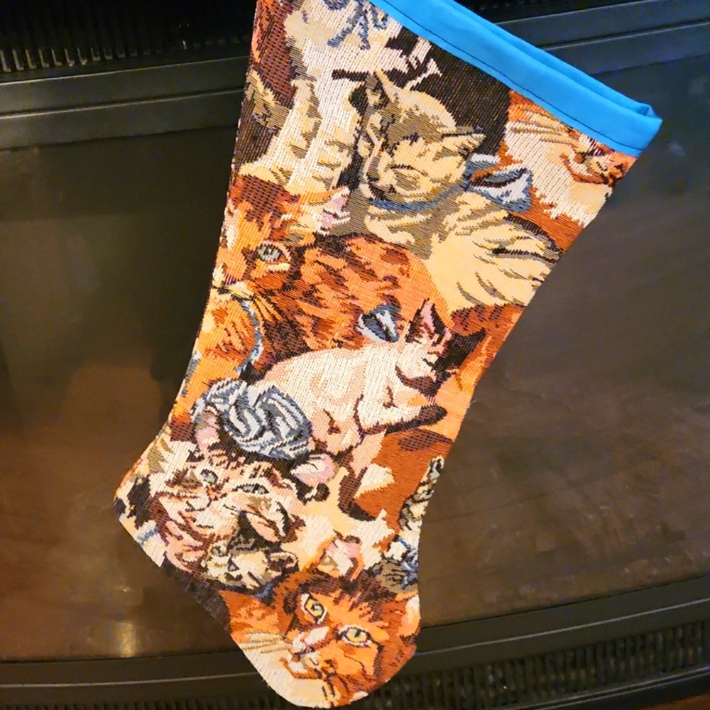 Vintage kitten/cat tapestry Christmas stocking. Blue trim